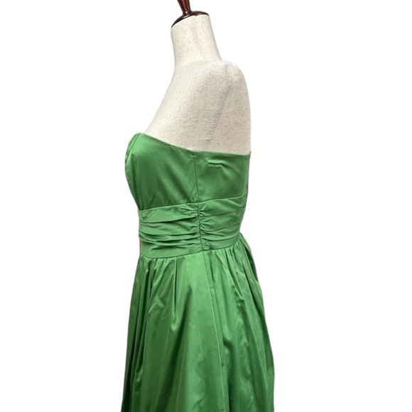 David’s Bridal Special Occasion Formal Dress. Kelly Green Strapless. Siz… - Picture 5 of 8